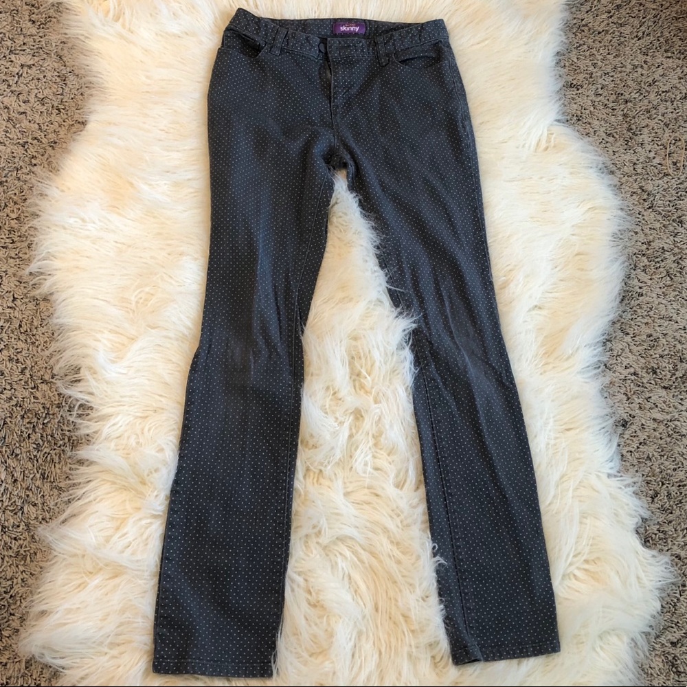 Grey and white polka dot pants!